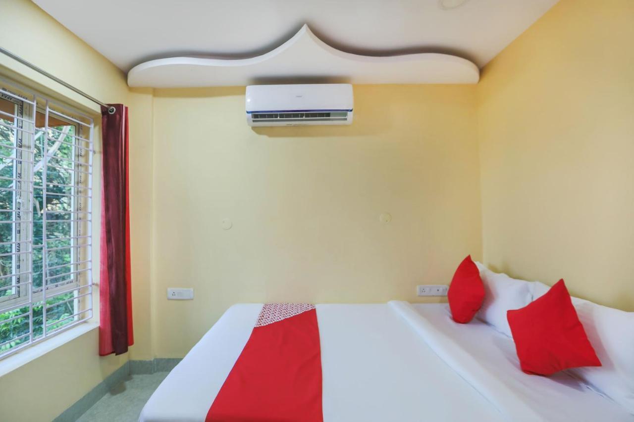 Oyo 62042 Niloy Guest House Jādabpur Kültér fotó