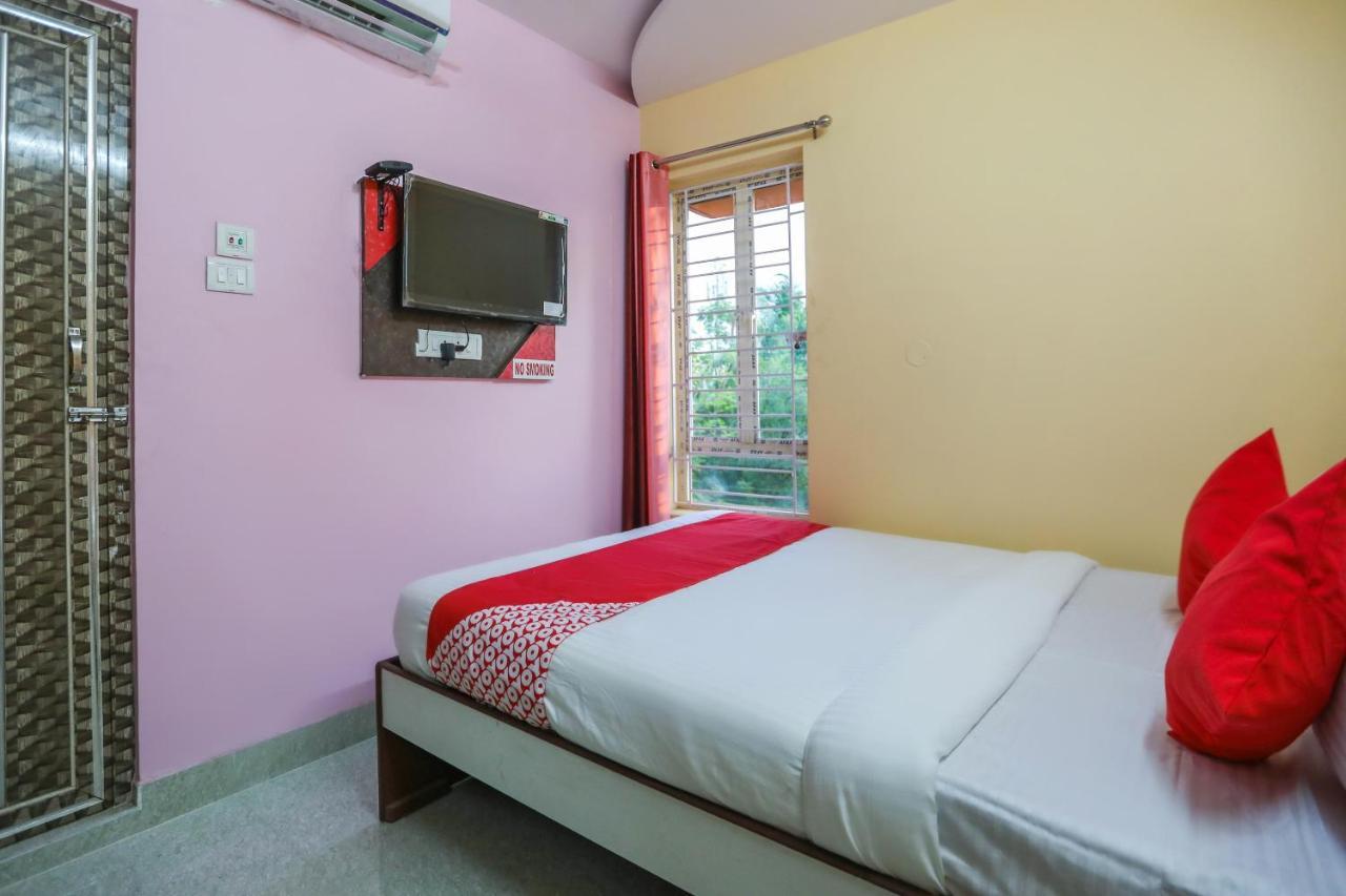 Oyo 62042 Niloy Guest House Jādabpur Kültér fotó