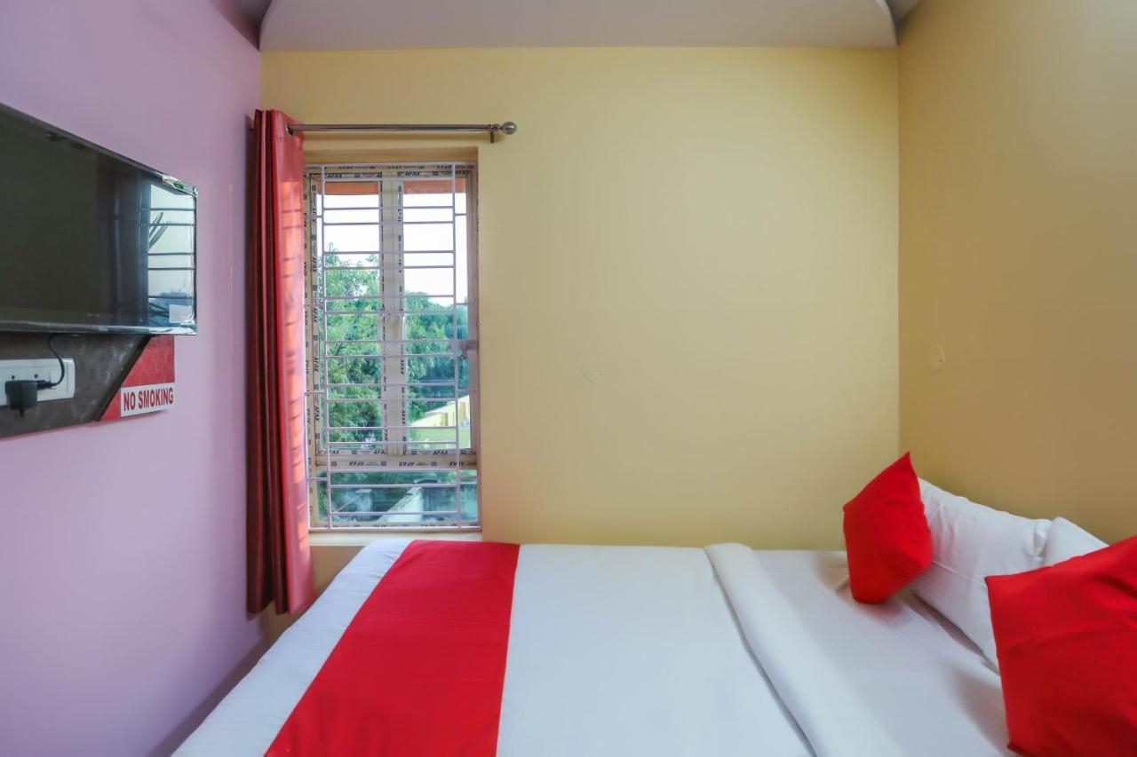 Oyo 62042 Niloy Guest House Jādabpur Kültér fotó