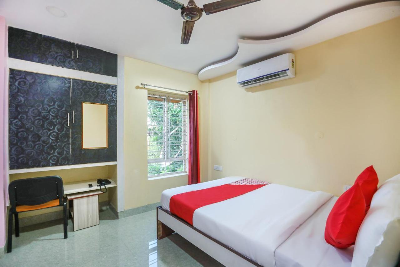 Oyo 62042 Niloy Guest House Jādabpur Kültér fotó